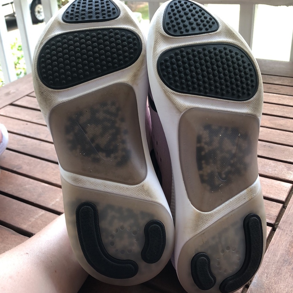 Nike running shoe 7.5 - Picture 4 of 6